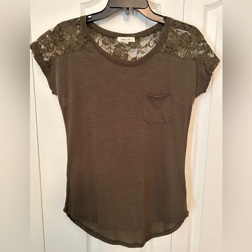 Paper + tee: Brown, sheer shoulder/back, short sleeve top. Size M